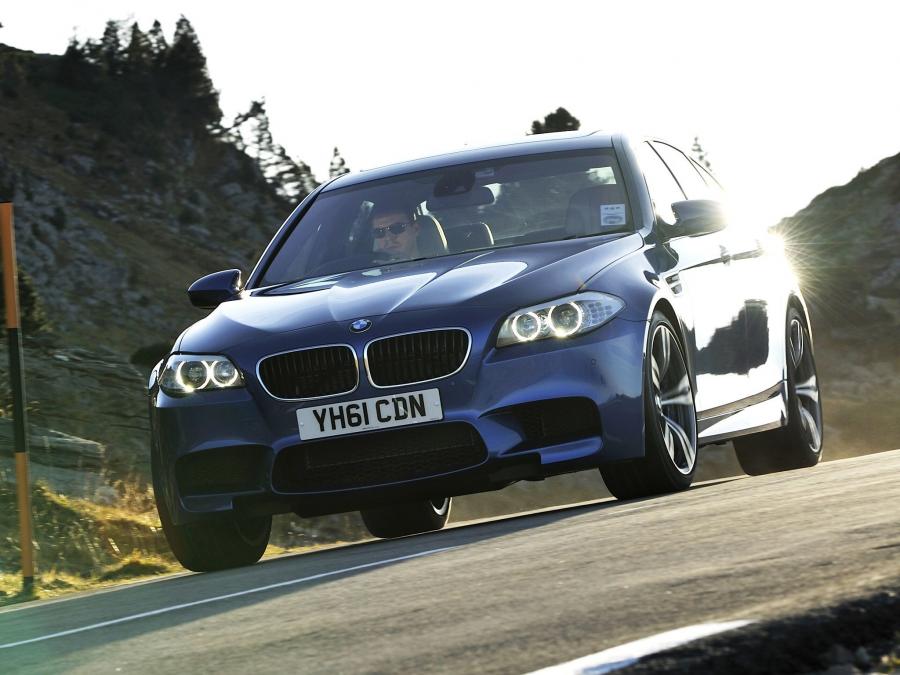  BMW M5 2011 года  (UK) (фото 3 из 36)